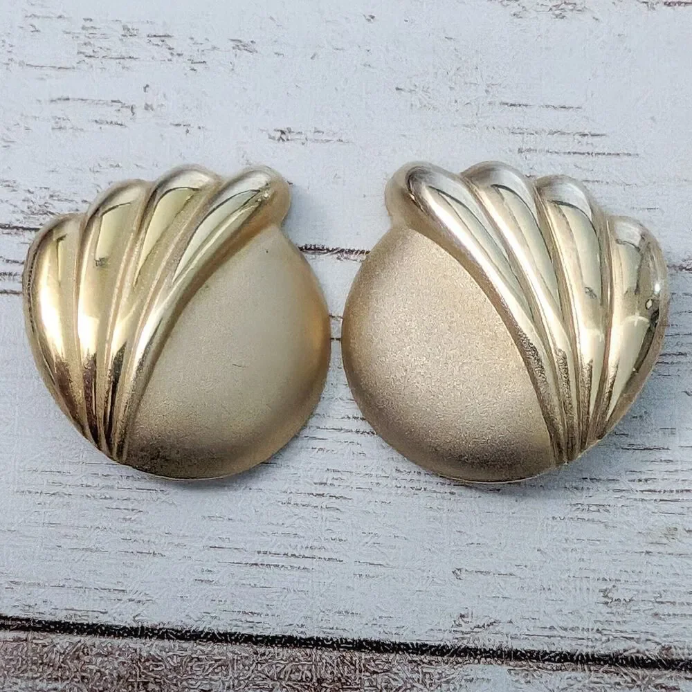 Vintage Clip On Earrings - Gold Tone Fancy Design - Short Clips